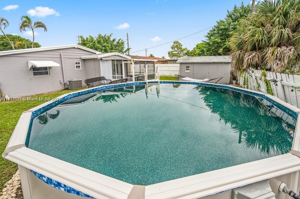 PLAYLAND ISLES - Residential