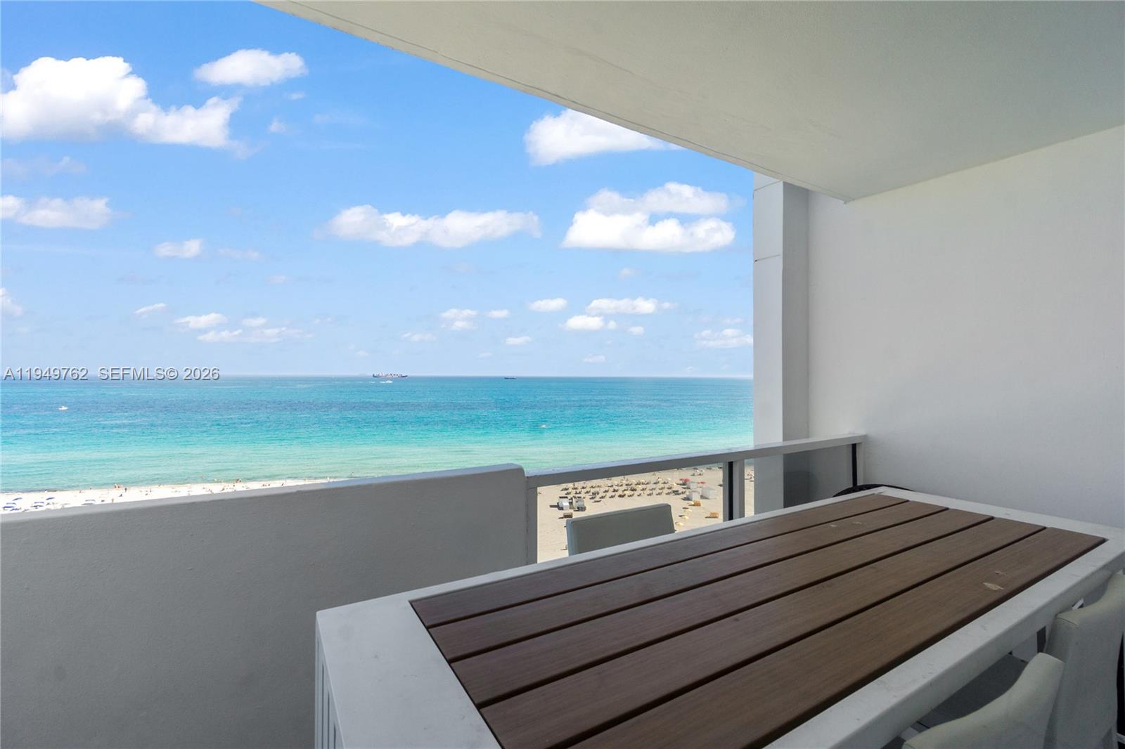 THE DECOPLAGE CONDO - Residential Lease
