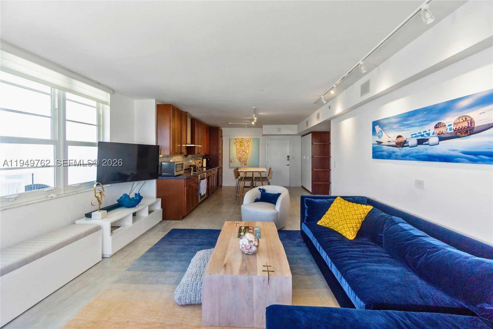 100 Lincoln Rd 1447