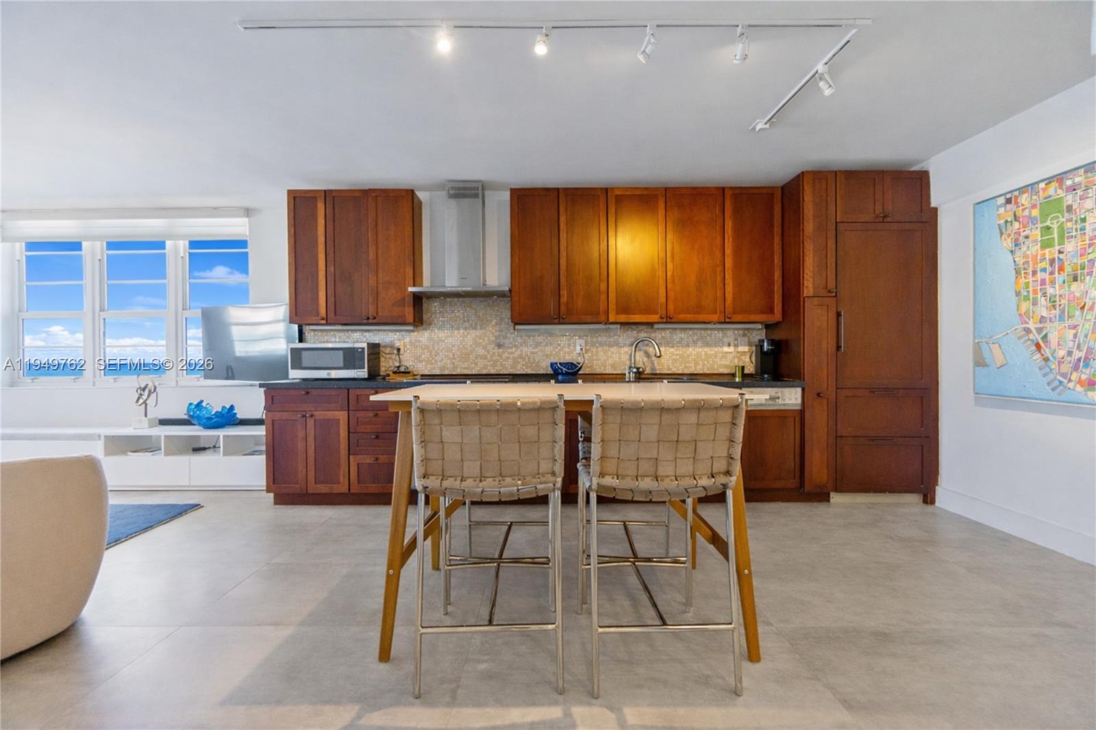 THE DECOPLAGE CONDO - Residential Lease