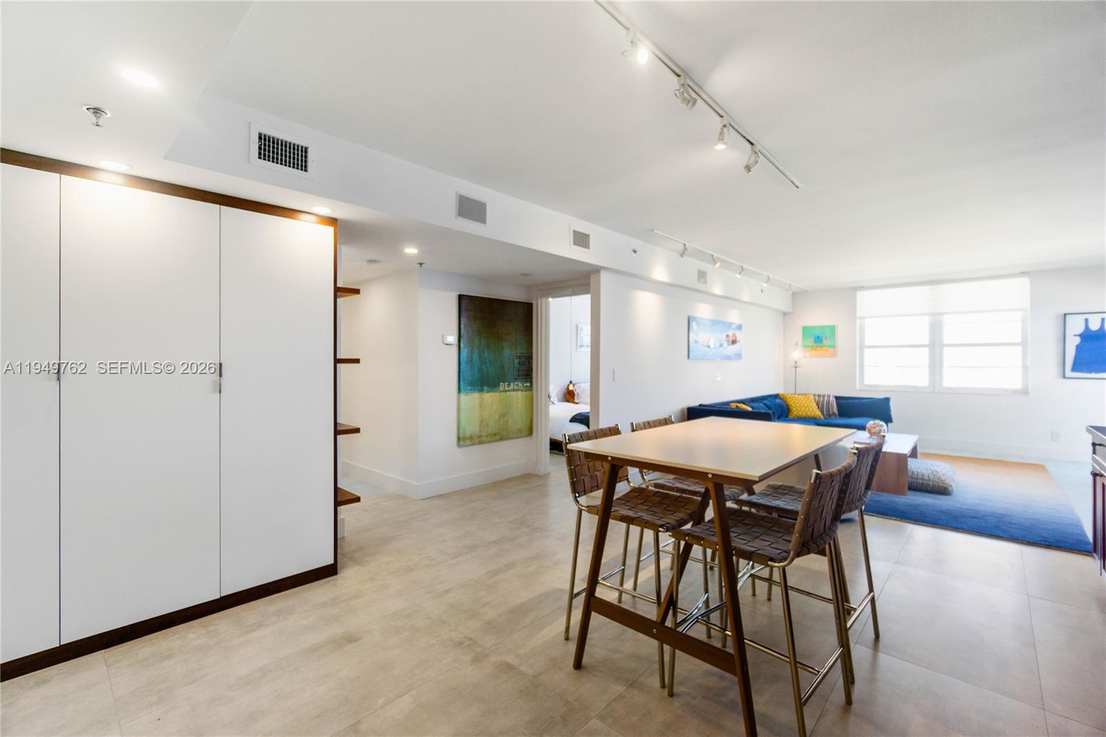 THE DECOPLAGE CONDO - Residential Lease