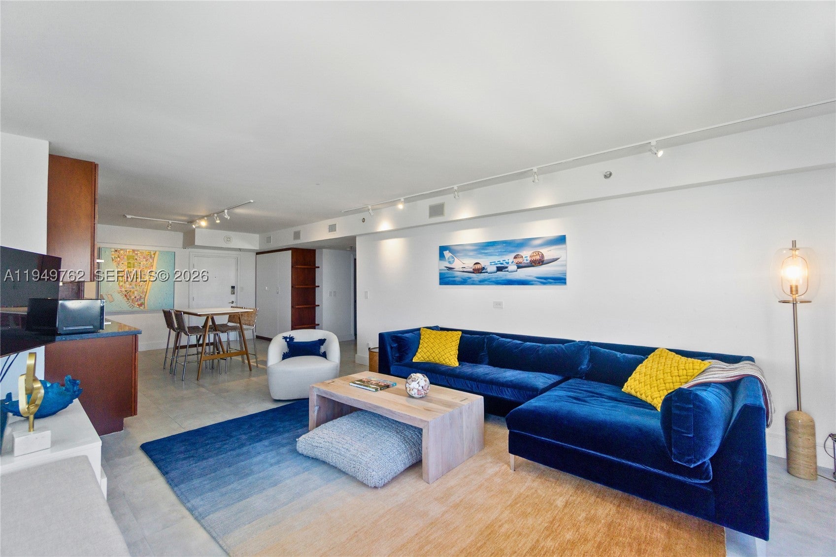 100 Lincoln Rd 1447