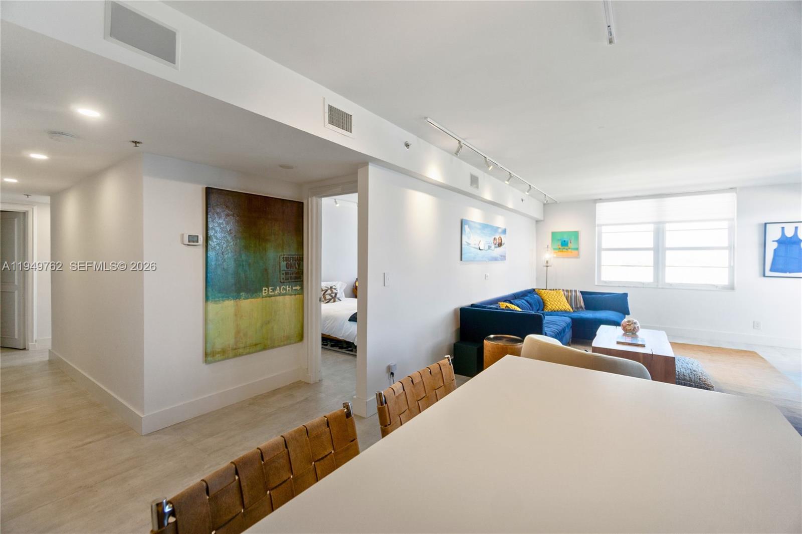 THE DECOPLAGE CONDO - Residential Lease