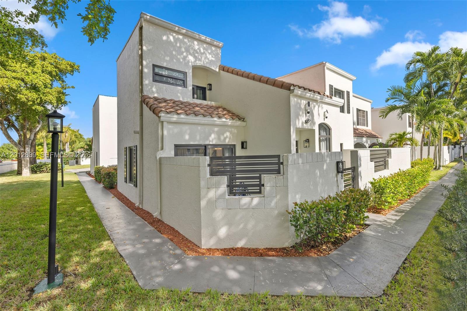 COSTAIN VILLAS HARBOR VIL - Residential