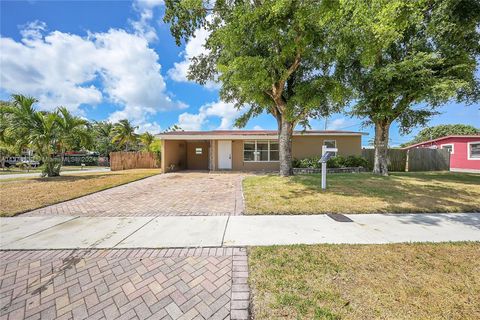 Single Family Residence in Deerfield Beach FL 241 45th St St.jpg