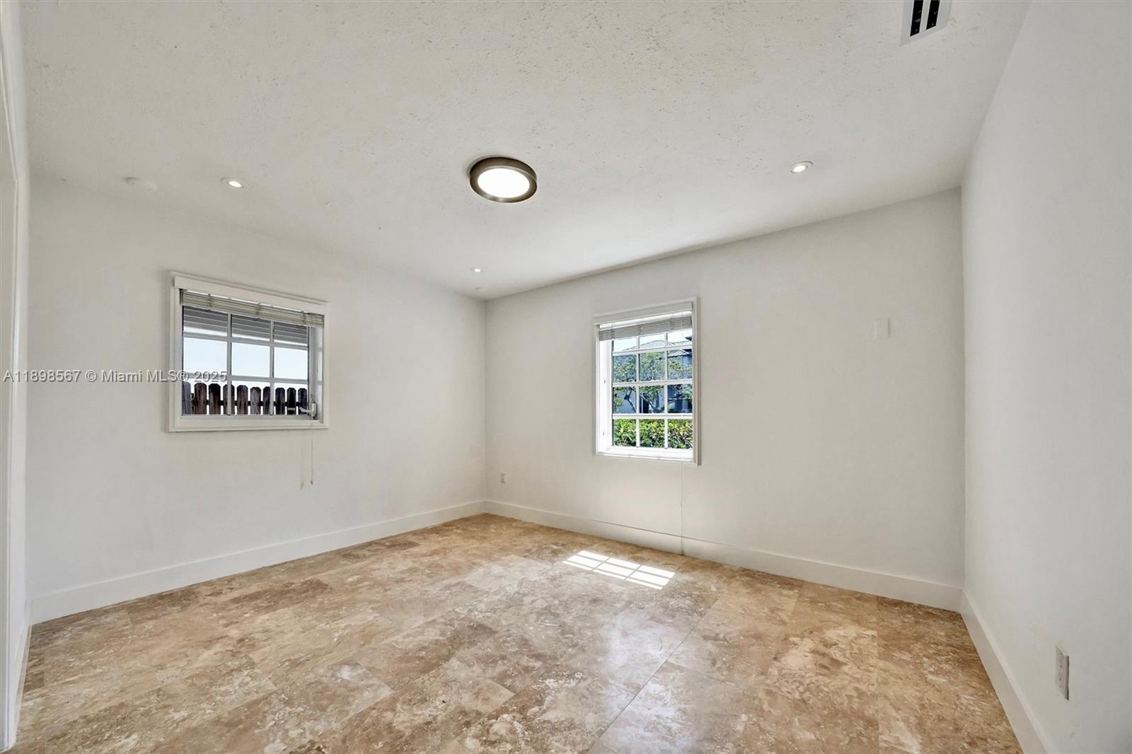 TROPICAL ISLE HOMES SUB 4 - Residential Lease