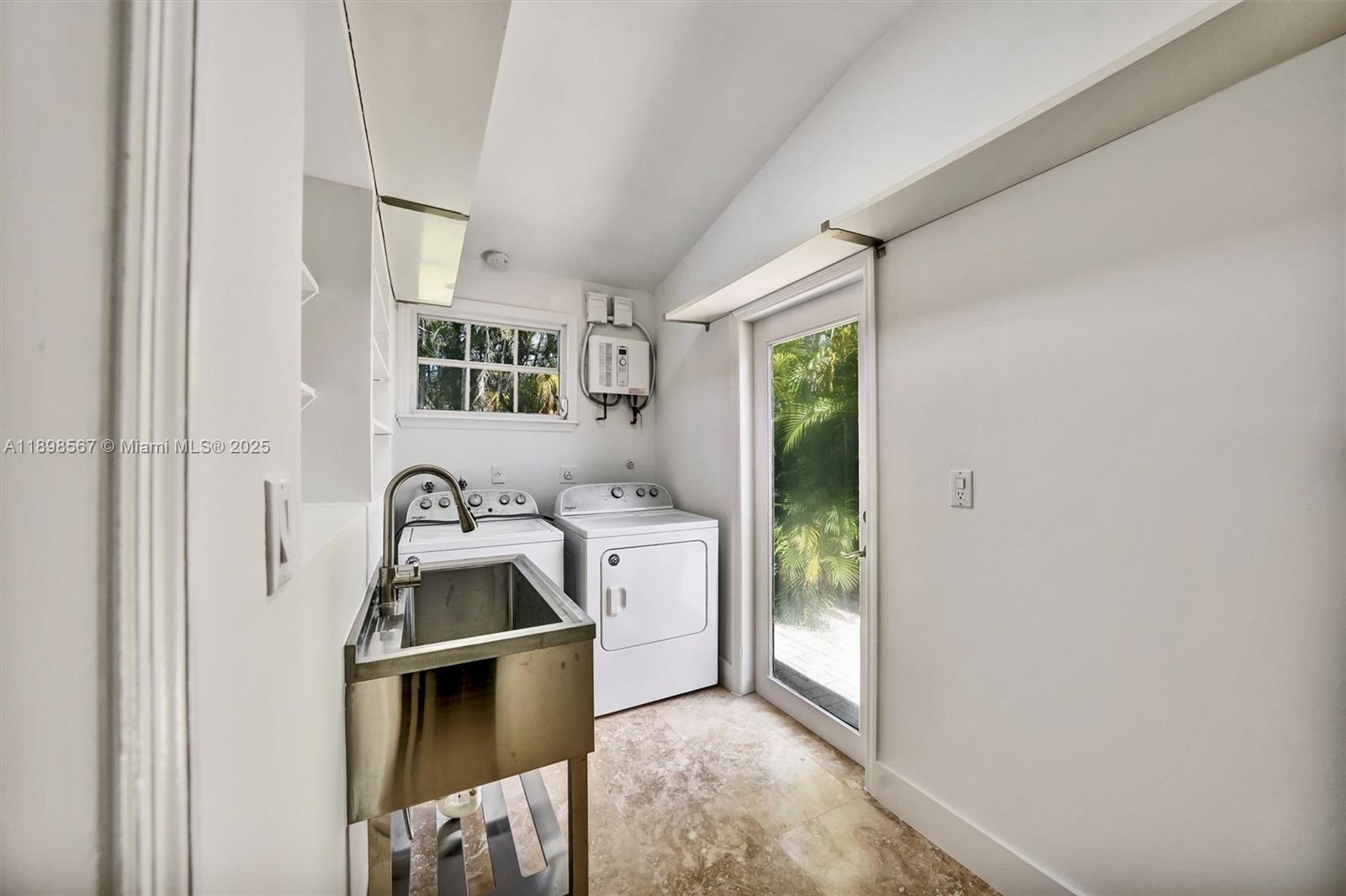 TROPICAL ISLE HOMES SUB 4 - Residential Lease