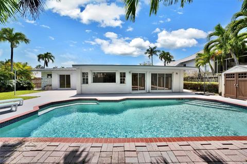 255 Ridgewood Rd . Key Biscayne FL 33149