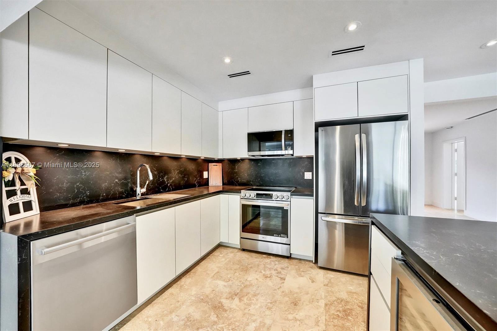 TROPICAL ISLE HOMES SUB 4 - Residential Lease