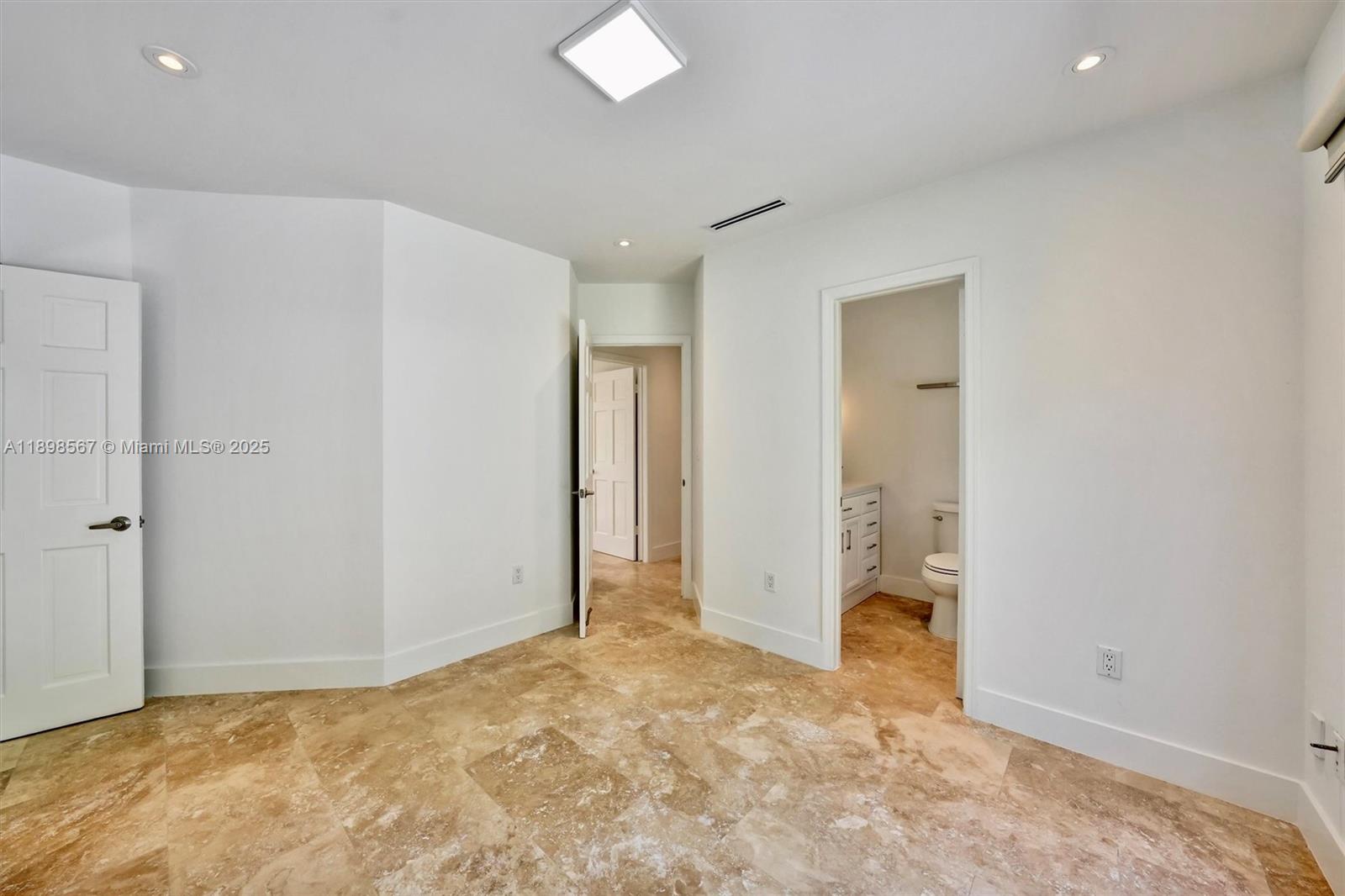 TROPICAL ISLE HOMES SUB 4 - Residential Lease