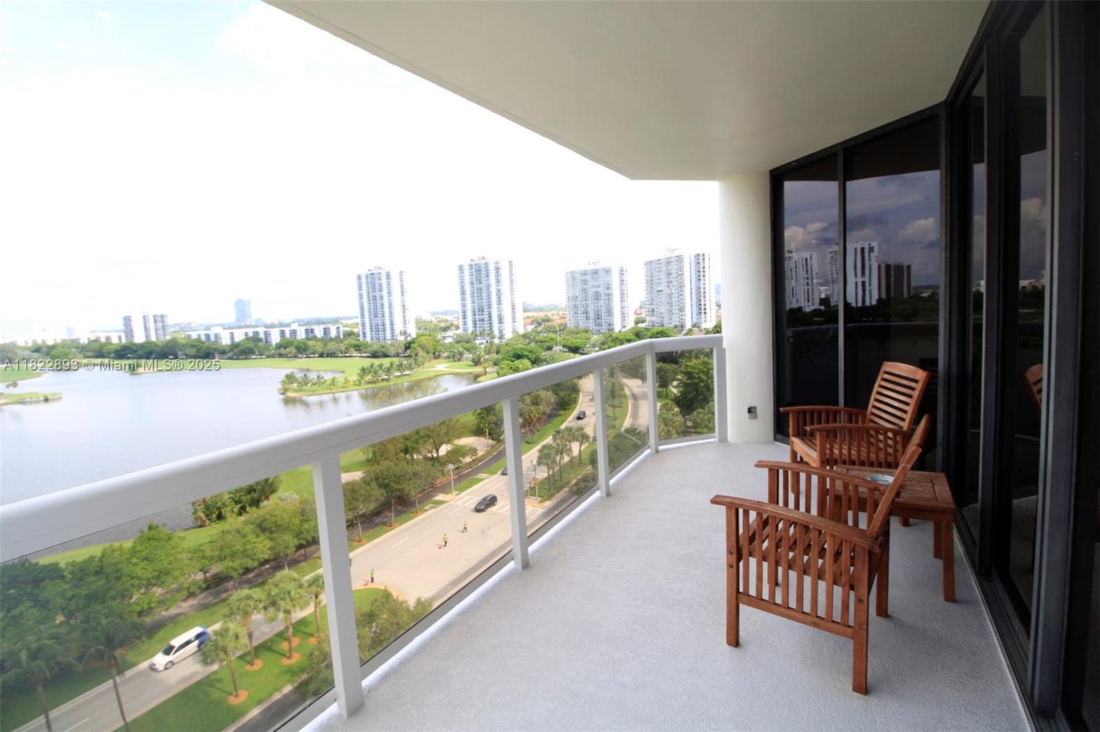 20185 E Country Club Dr 1105, Aventura, Miami-Dade County, Florida - 2 Bedrooms  
2 Bathrooms - 