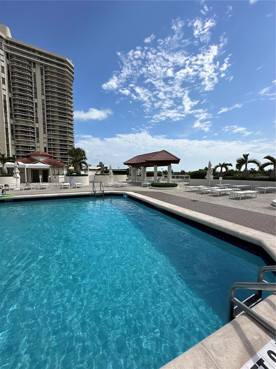 THE LANDMARK CONDO - Residential Lease