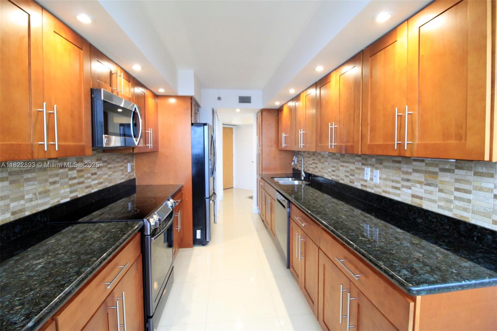 THE LANDMARK CONDO - Residential Lease