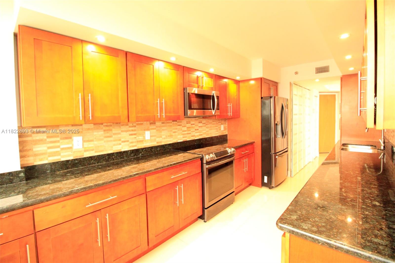 THE LANDMARK CONDO - Residential Lease