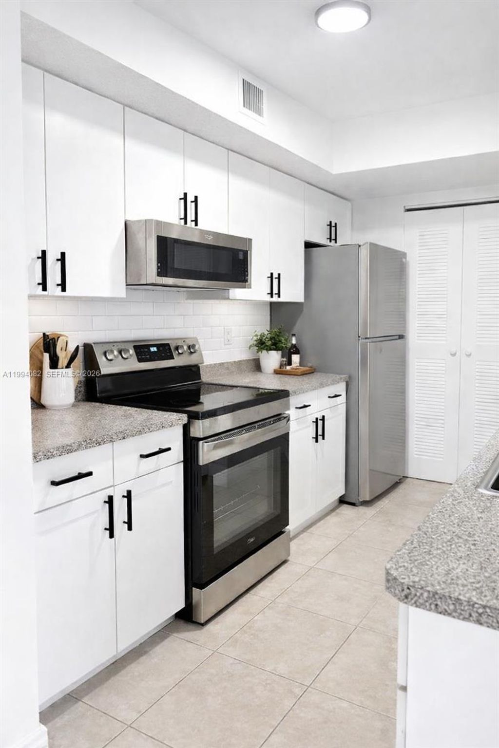 Photo of Hollywood, FL 33021 (MLS # A11994082)