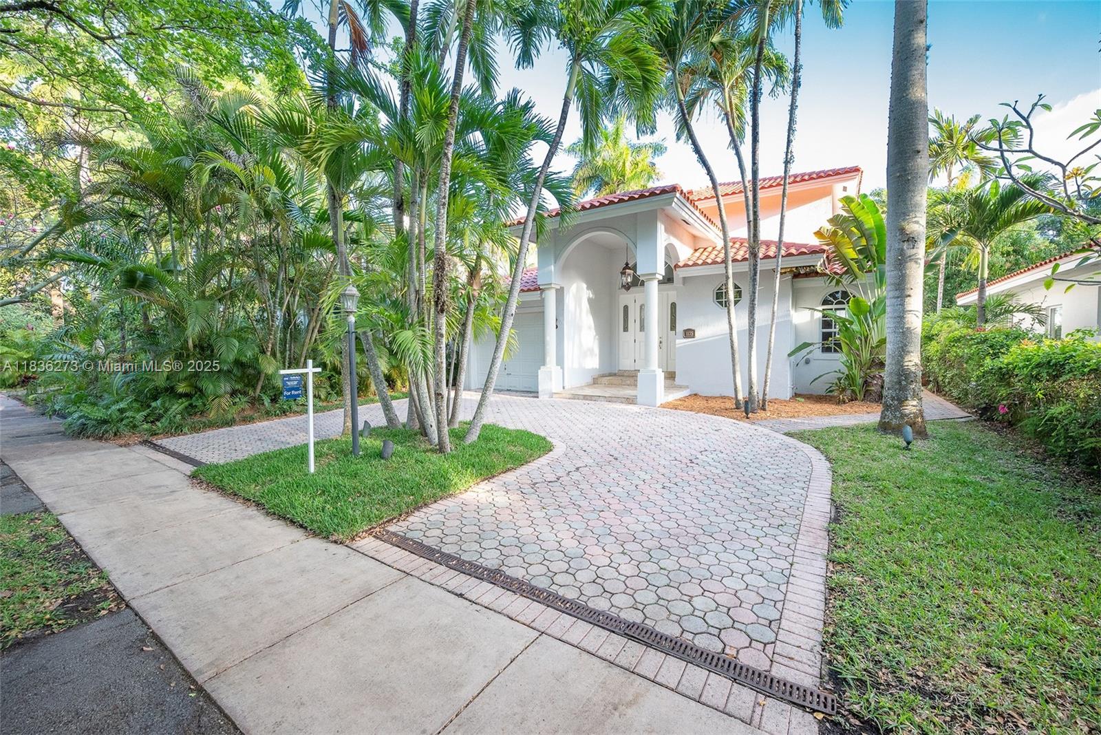 1135 Asturia Ave