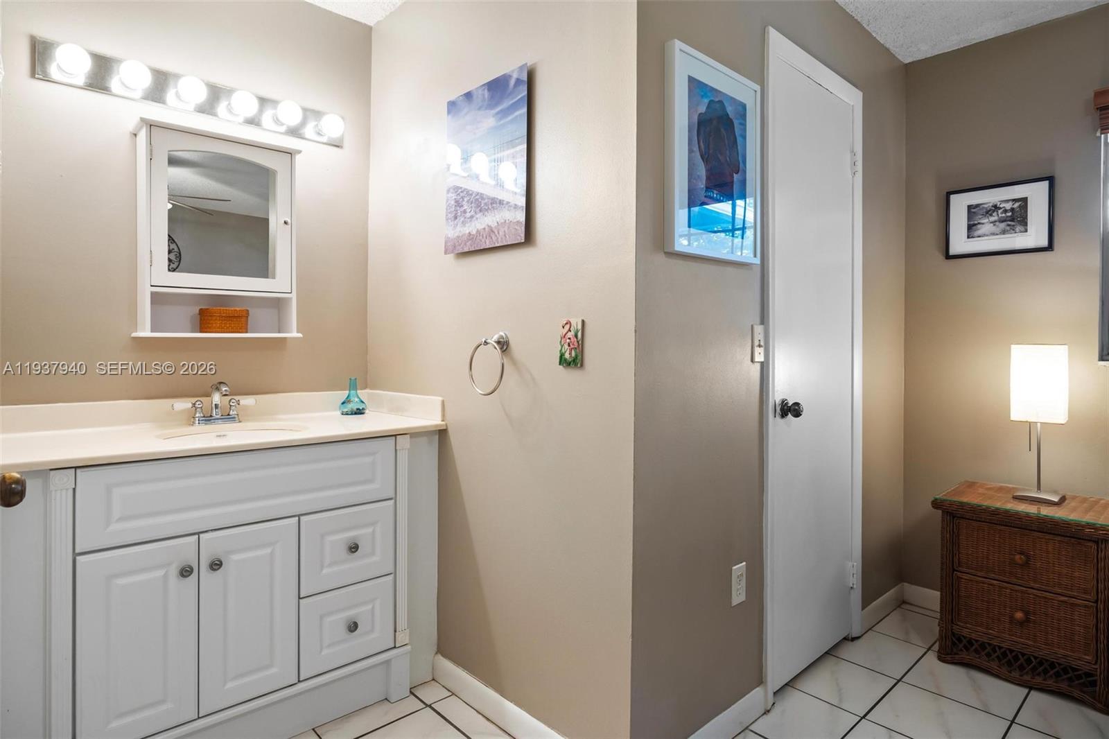 CHATEAU DE VILLE CONDO - Residential