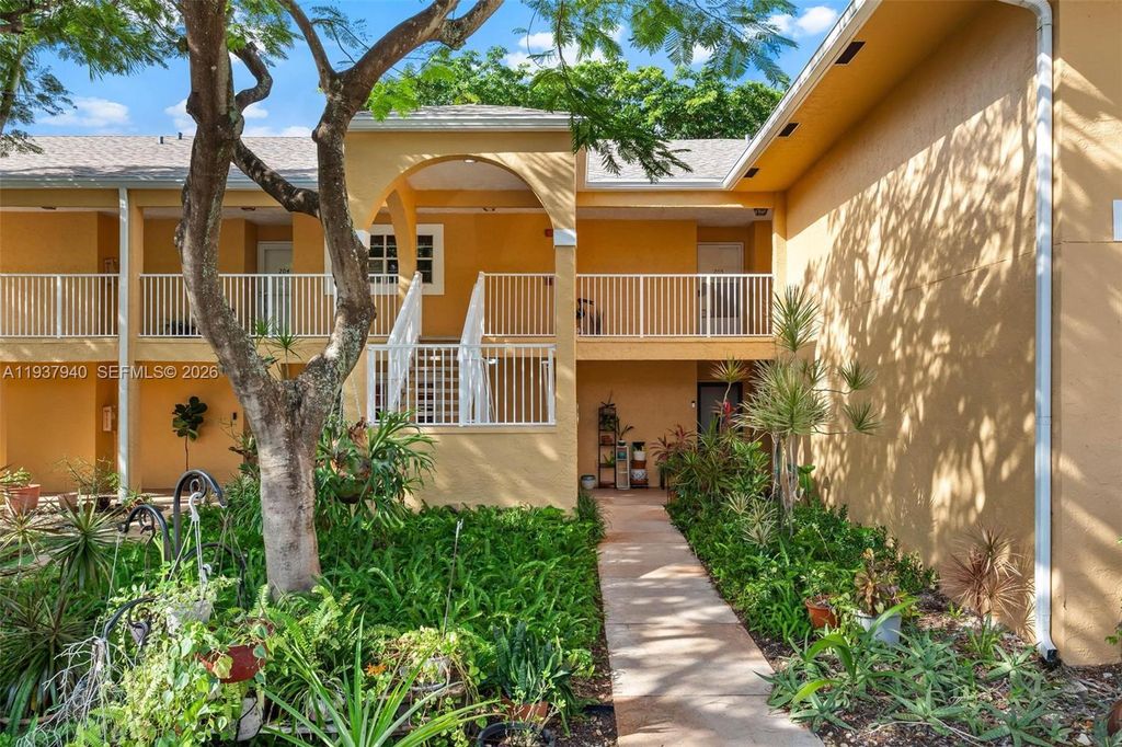 Photo of 401 SE 10th St #B205, Dania Beach, FL 33004 (MLS # A11937940)