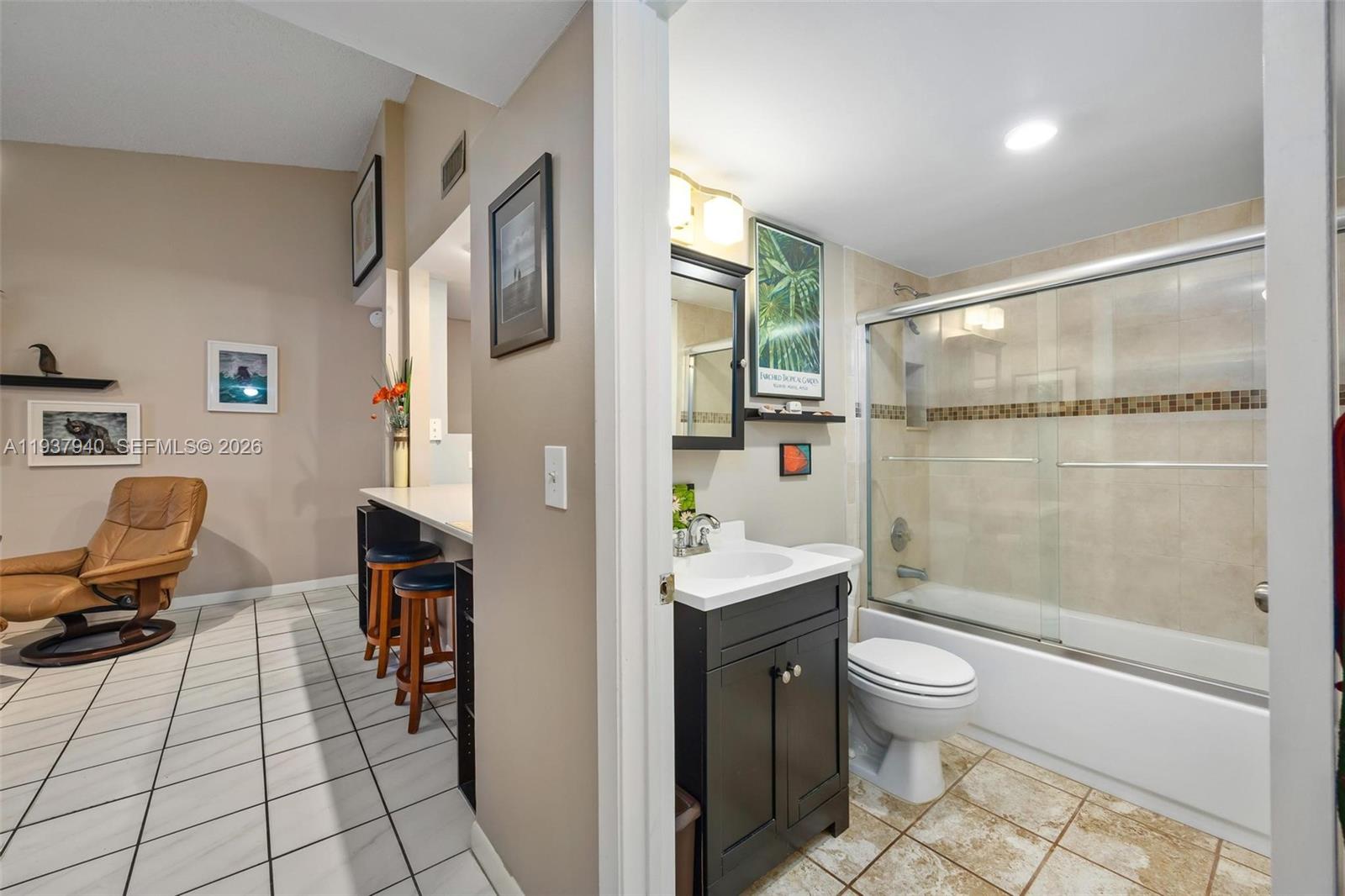 CHATEAU DE VILLE CONDO - Residential