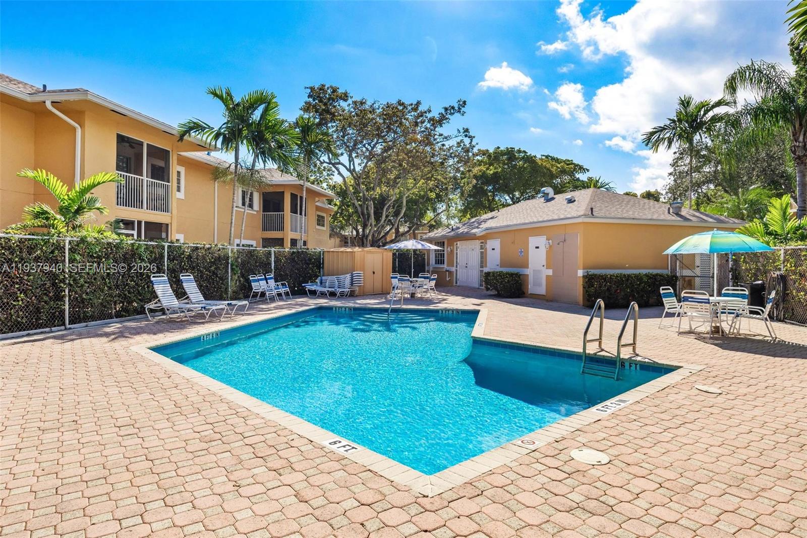 CHATEAU DE VILLE CONDO - Residential