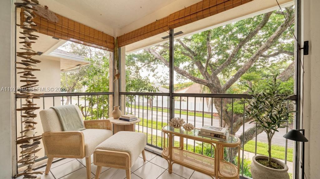 CHATEAU DE VILLE CONDO - Residential