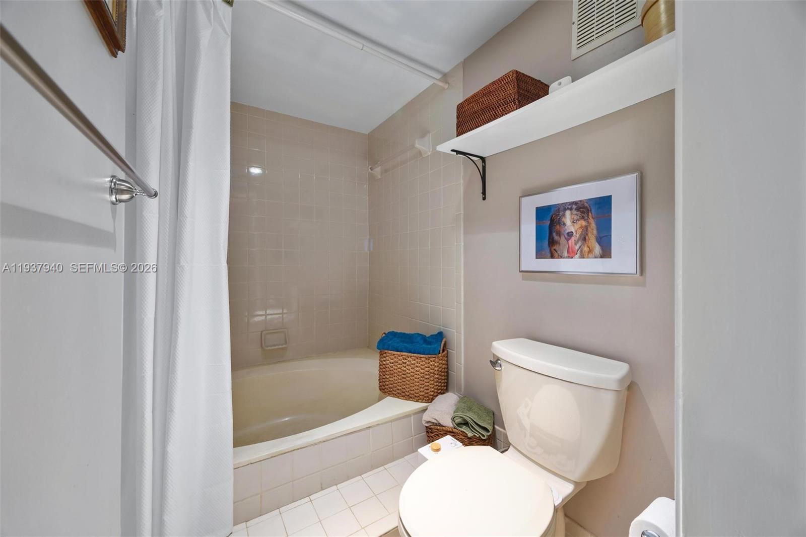 CHATEAU DE VILLE CONDO - Residential