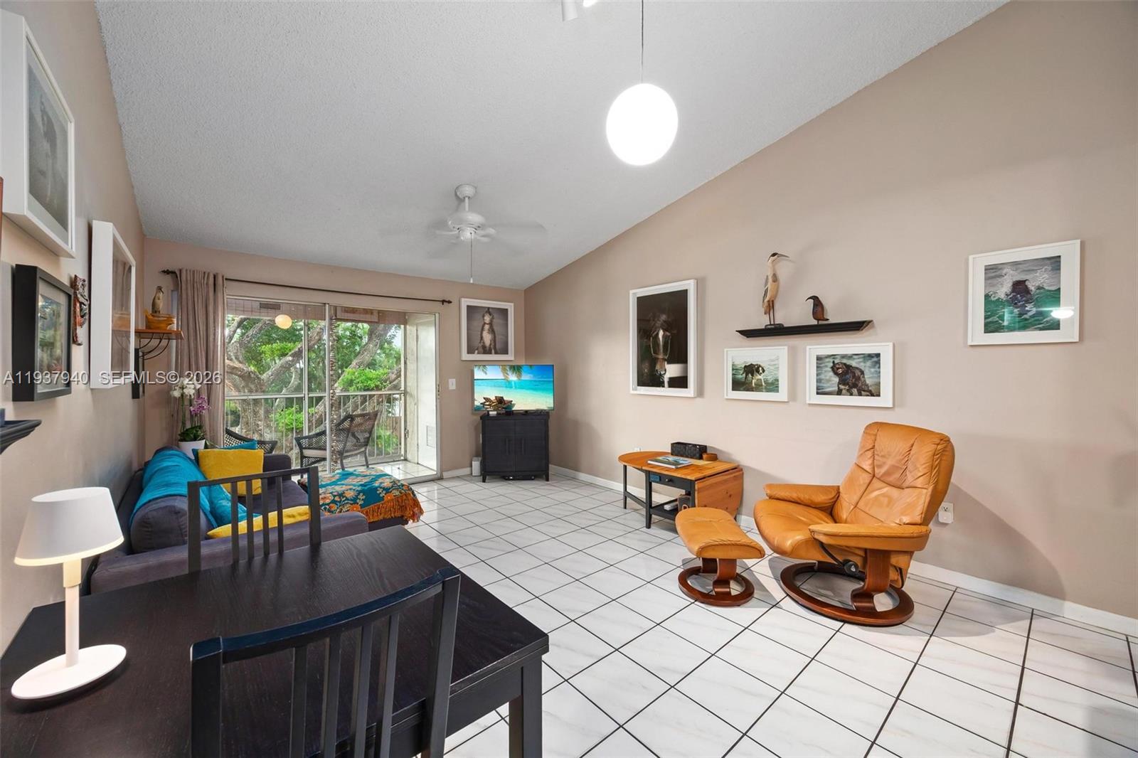 CHATEAU DE VILLE CONDO - Residential