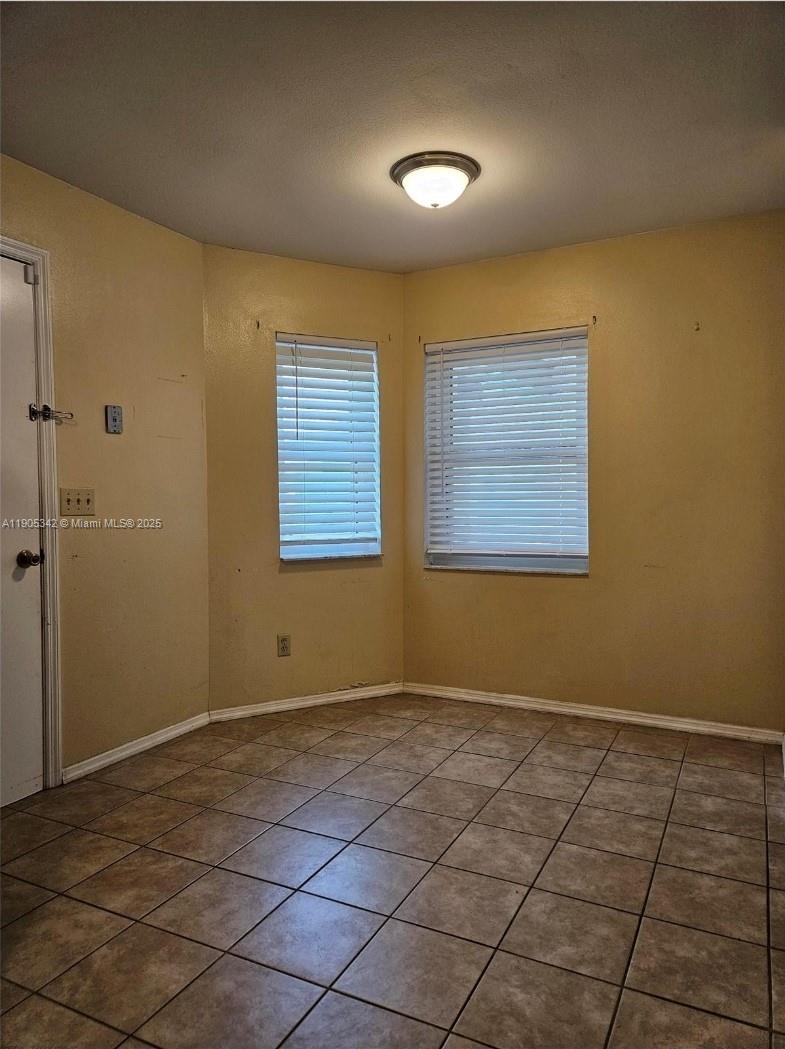 BUENAVENTURA LAKES NORTH - Residential Lease