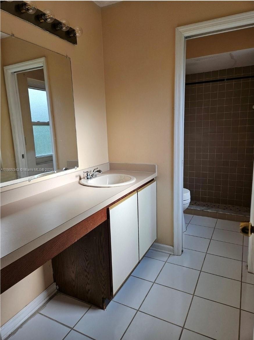 BUENAVENTURA LAKES NORTH - Residential Lease