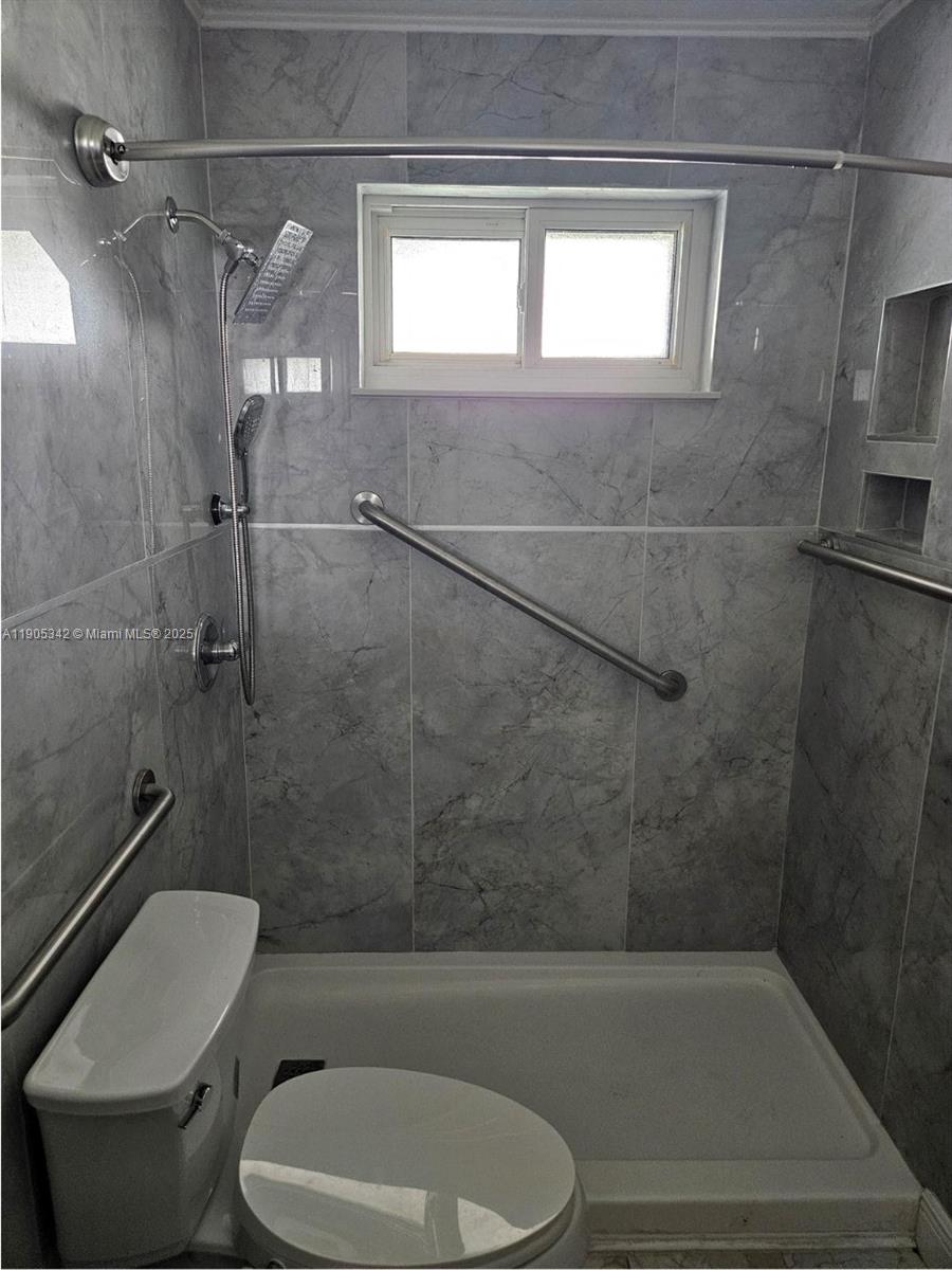 BUENAVENTURA LAKES NORTH - Residential Lease