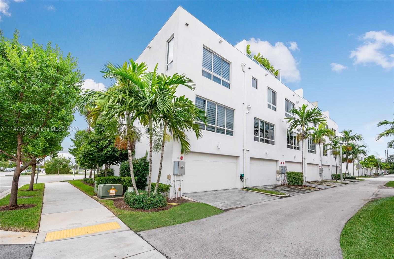 LANDMARK AT DORAL - Residential