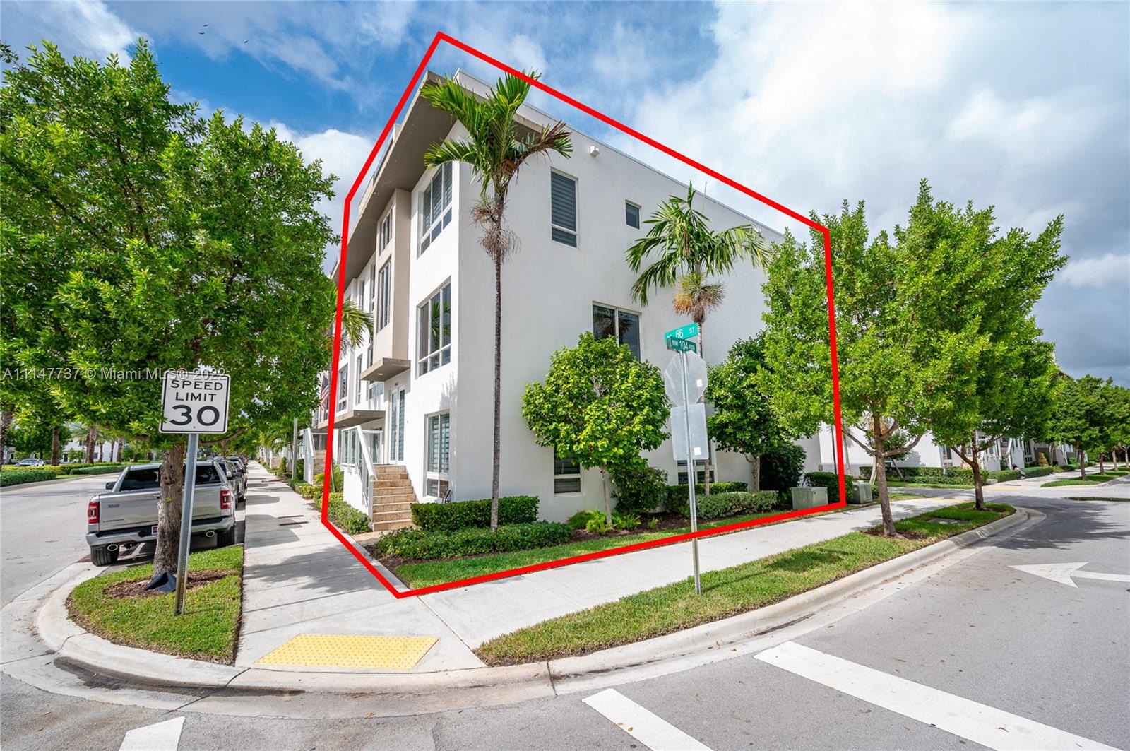 LANDMARK AT DORAL - Residential
