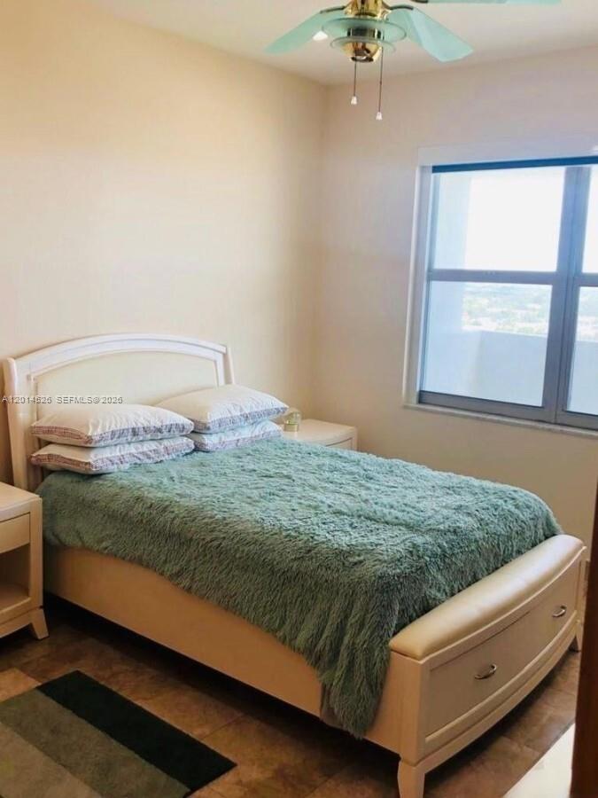COMMODORE PLAZA CONDO - Residential