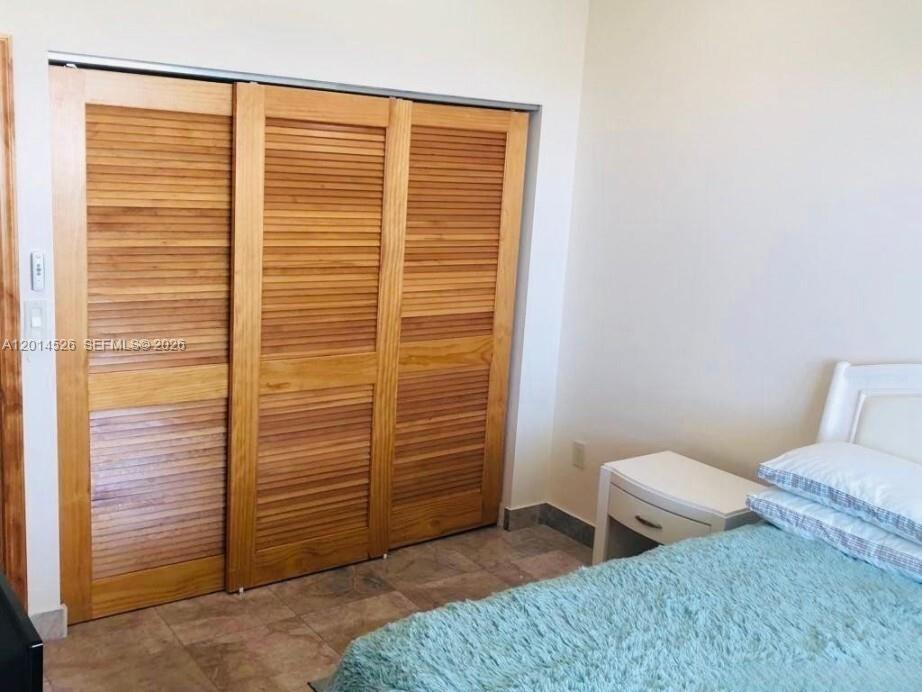 COMMODORE PLAZA CONDO - Residential