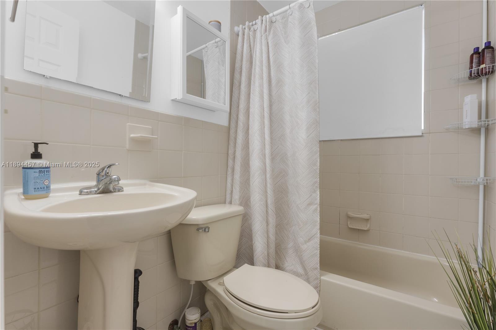 VILA MARA CONDO - Residential