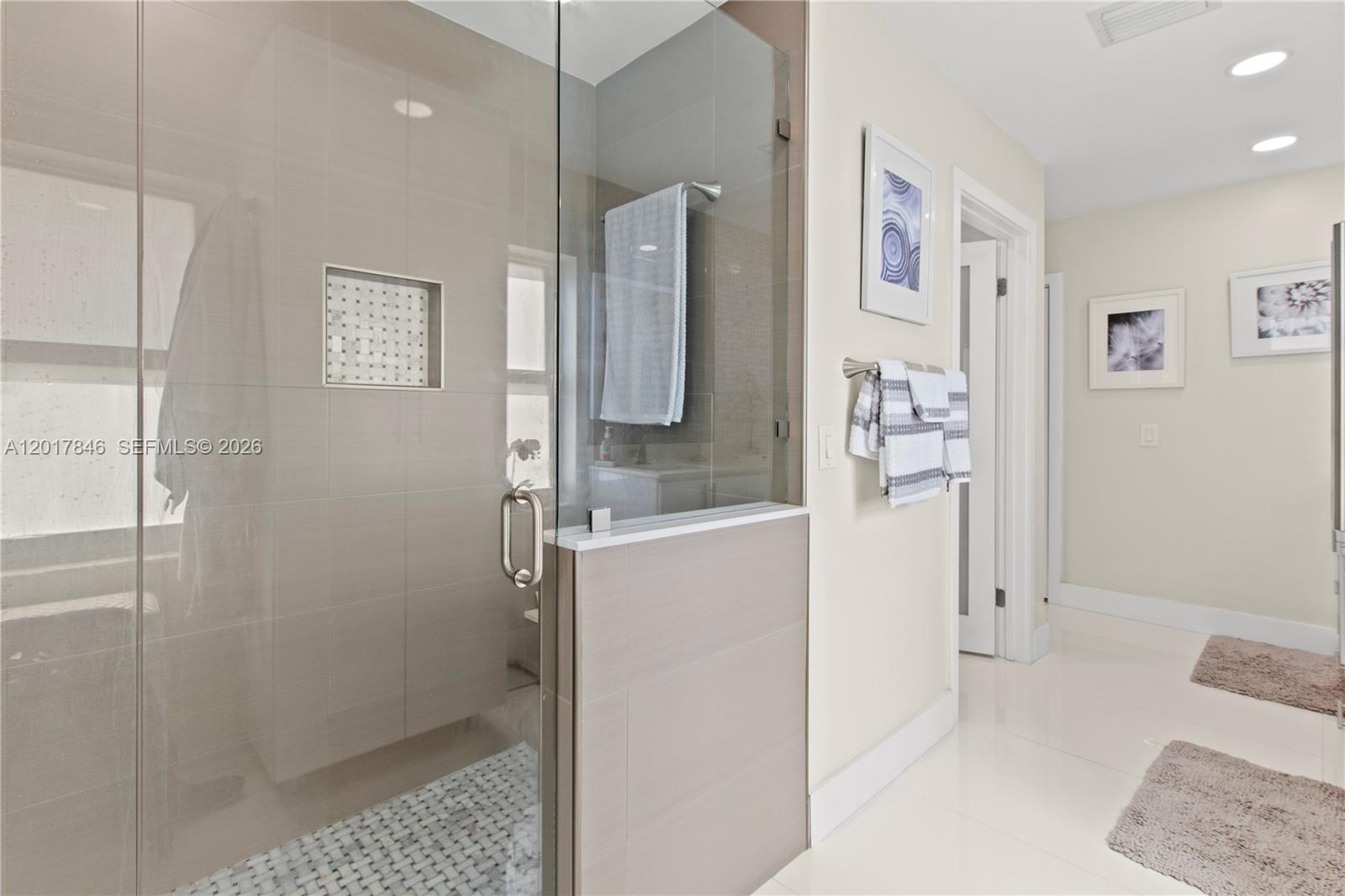 REPLAT OF COUNTRY LAKES - Residential