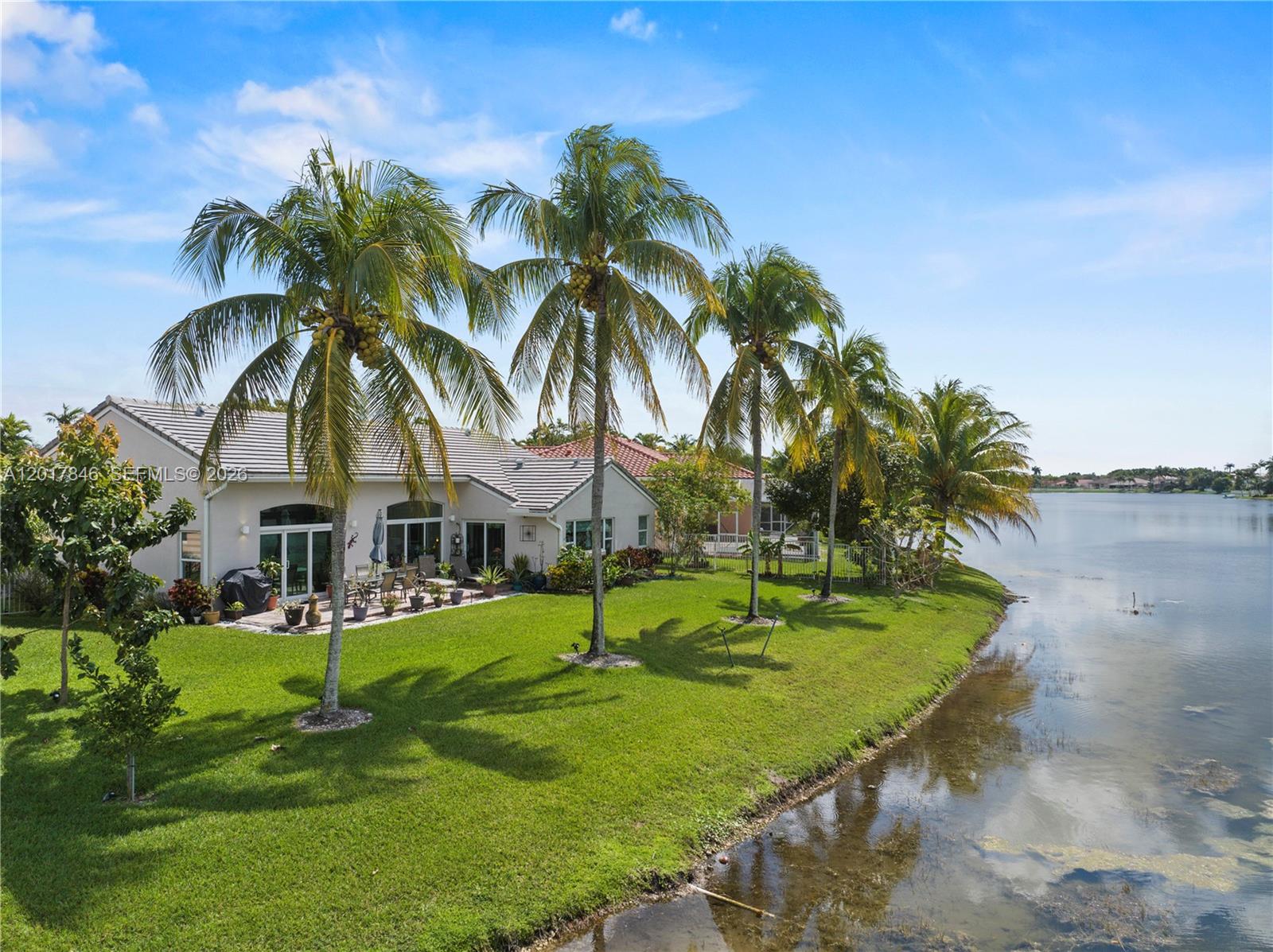 REPLAT OF COUNTRY LAKES - Residential