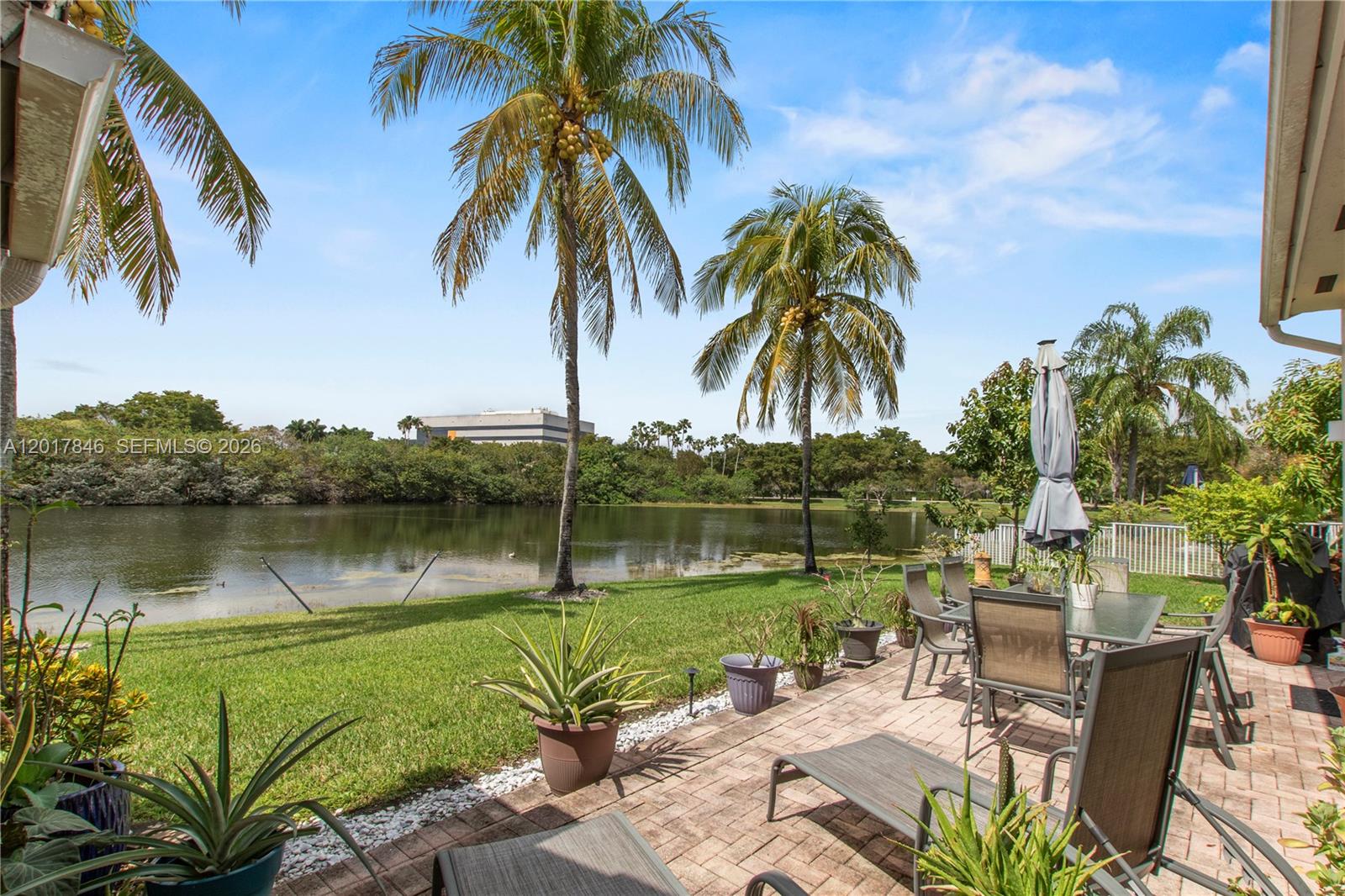 REPLAT OF COUNTRY LAKES - Residential