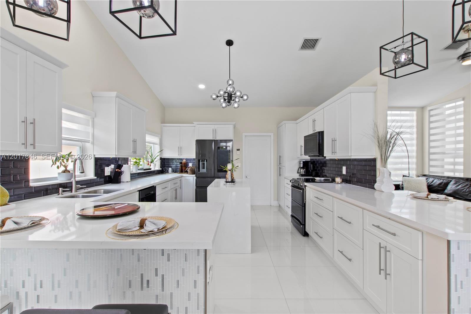 REPLAT OF COUNTRY LAKES - Residential