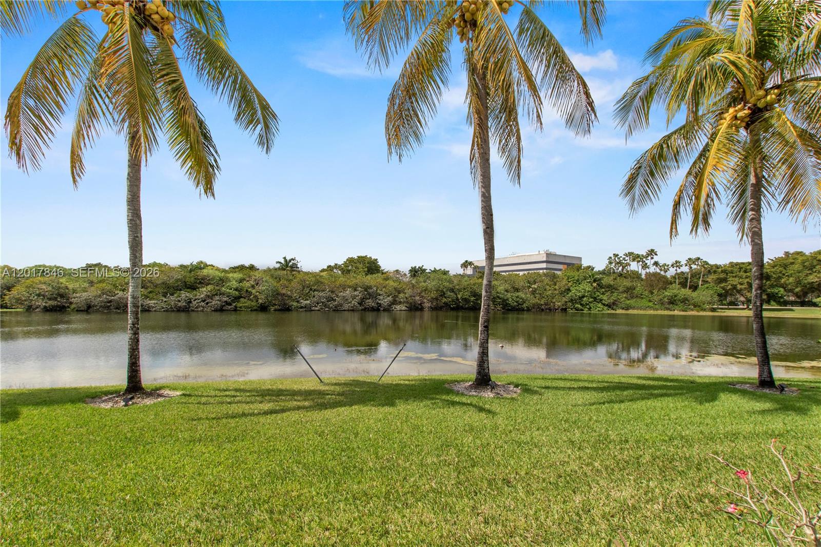 REPLAT OF COUNTRY LAKES - Residential