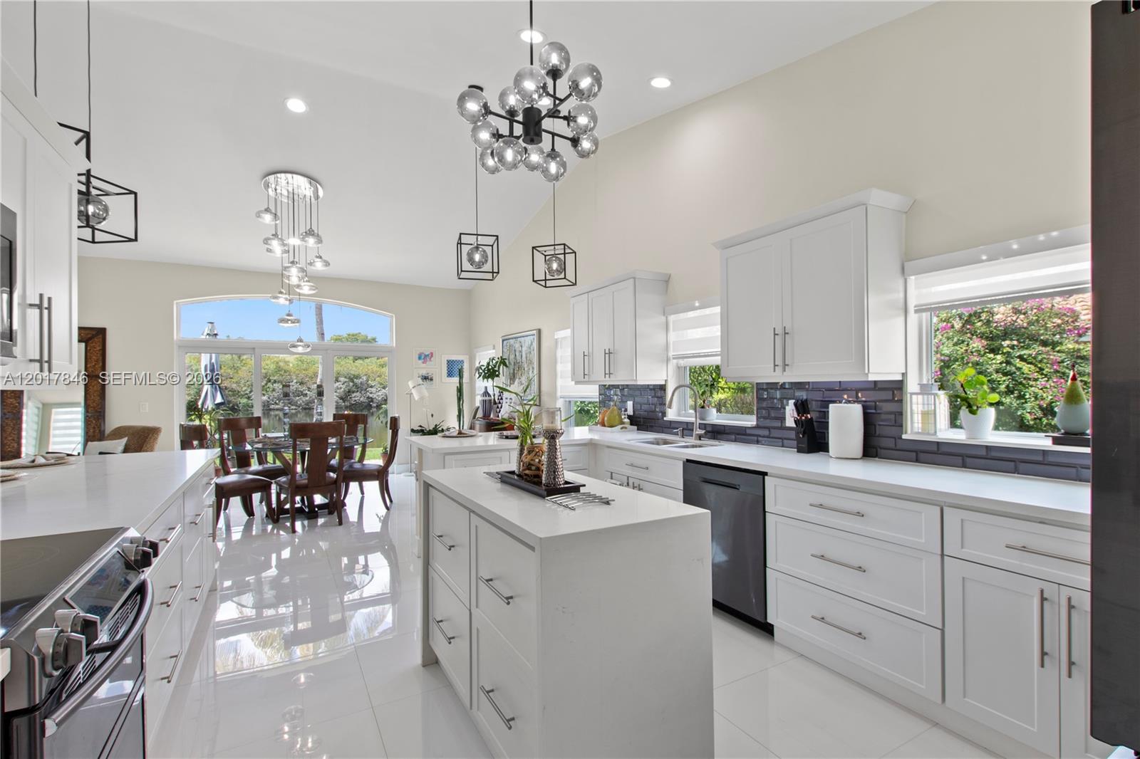 REPLAT OF COUNTRY LAKES - Residential