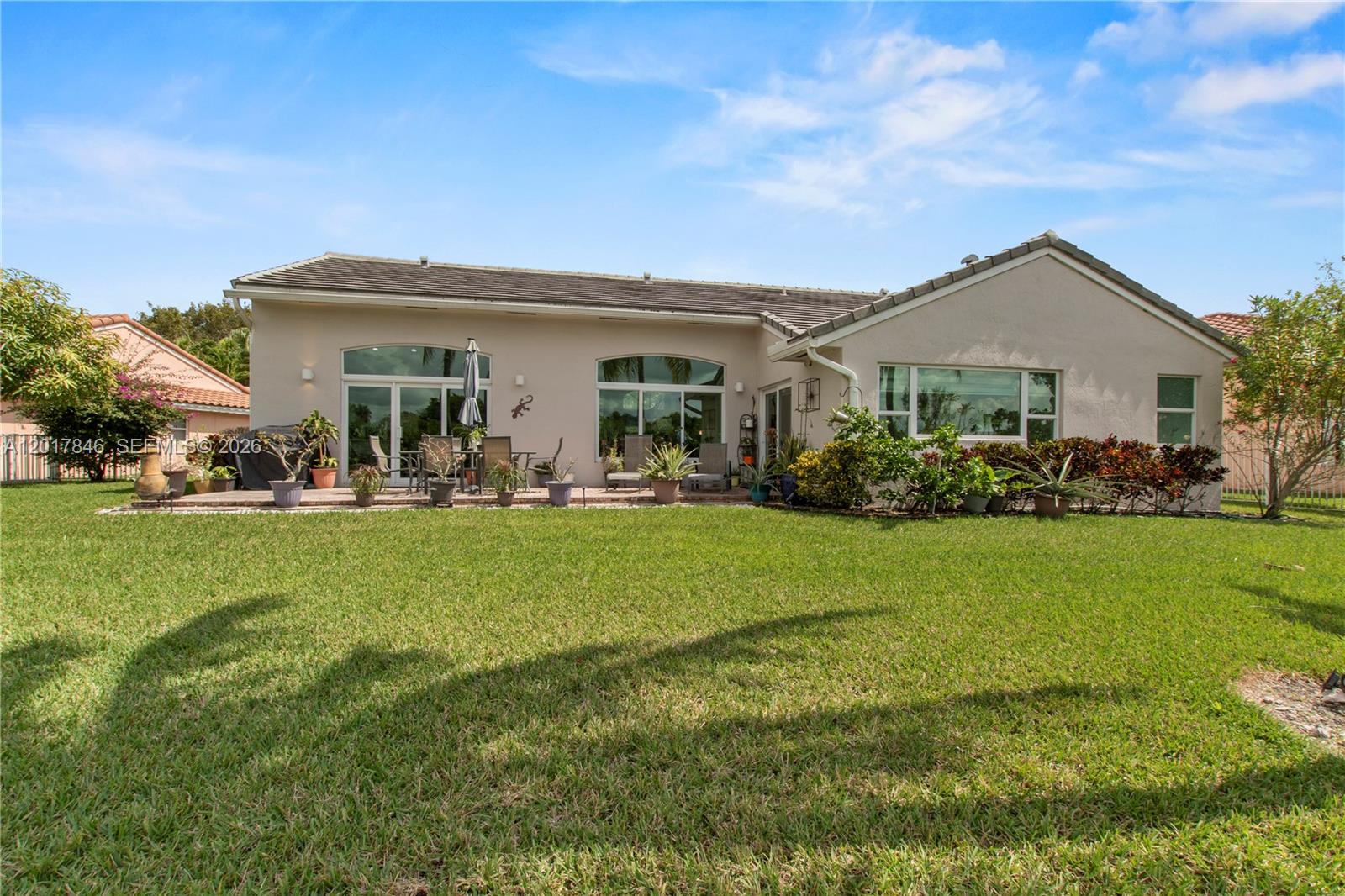 REPLAT OF COUNTRY LAKES - Residential