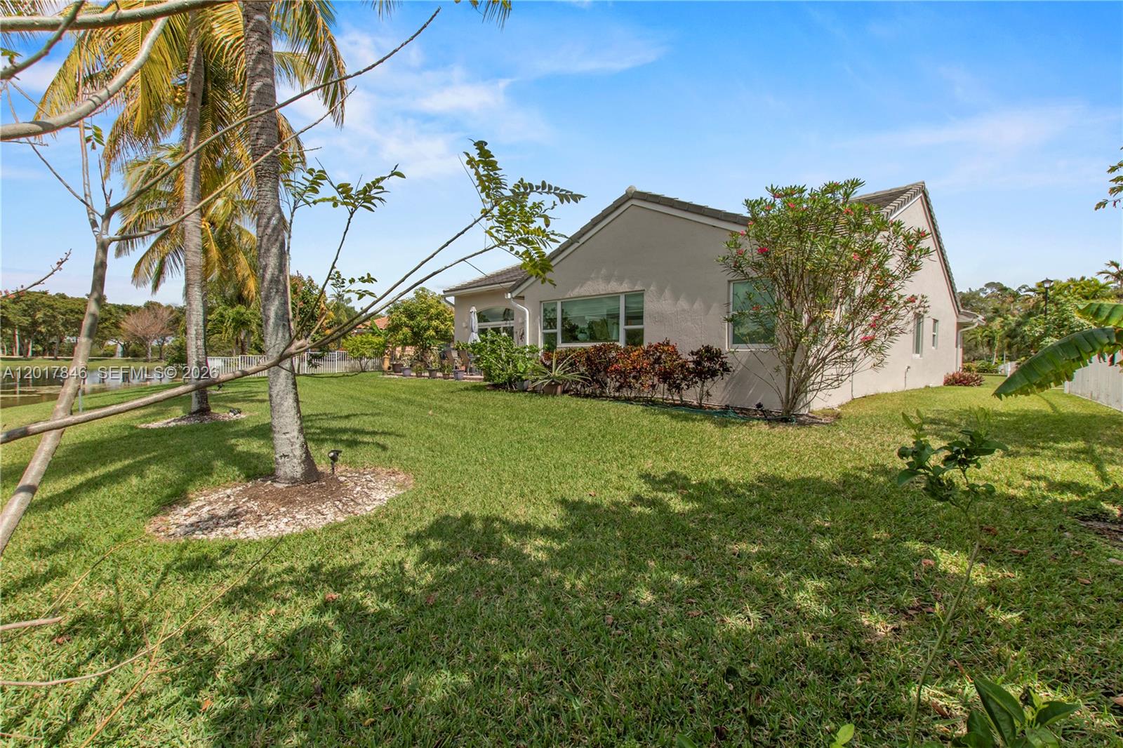 REPLAT OF COUNTRY LAKES - Residential
