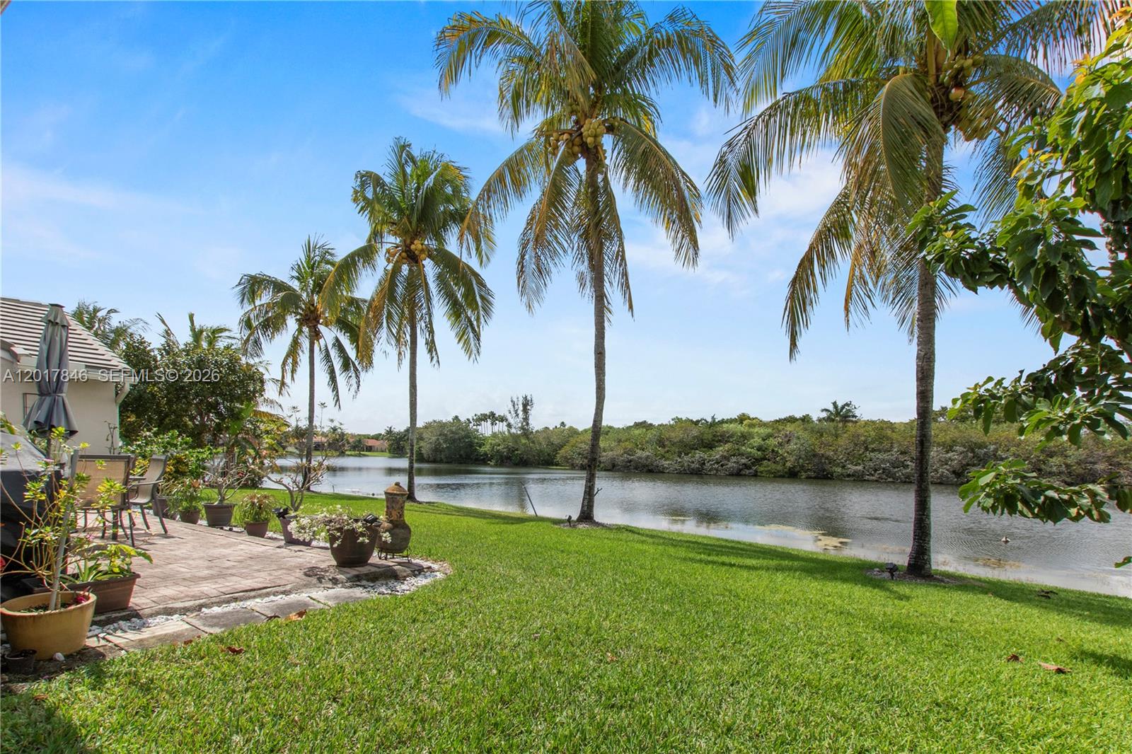REPLAT OF COUNTRY LAKES - Residential