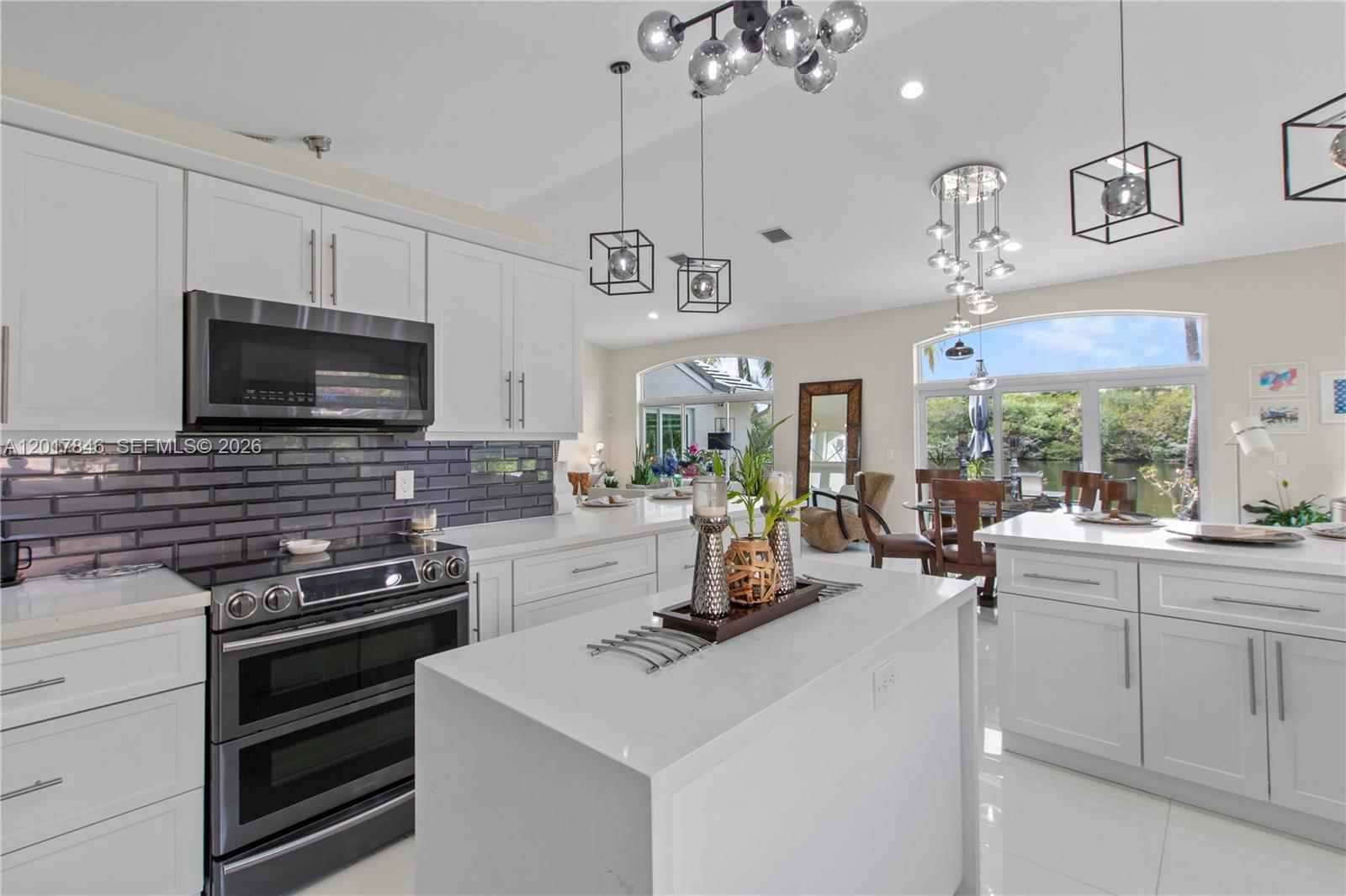REPLAT OF COUNTRY LAKES - Residential