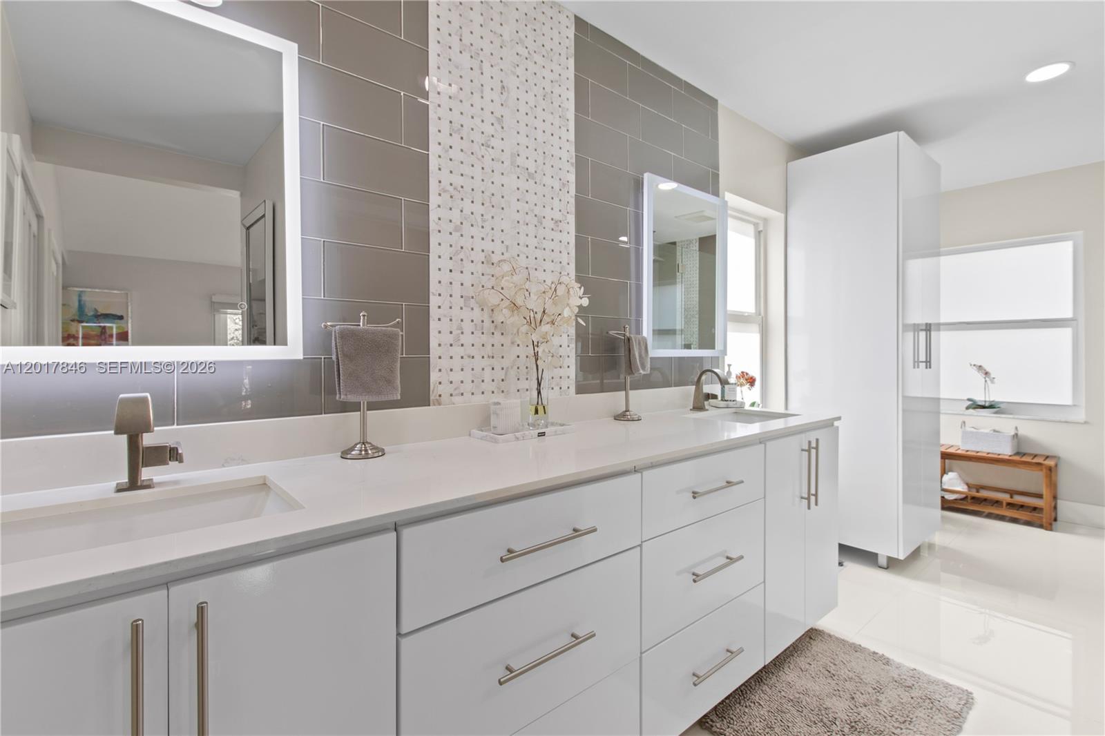 REPLAT OF COUNTRY LAKES - Residential