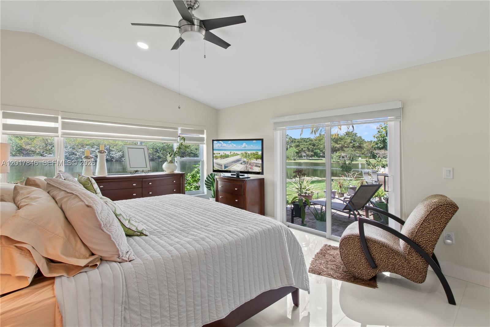 REPLAT OF COUNTRY LAKES - Residential