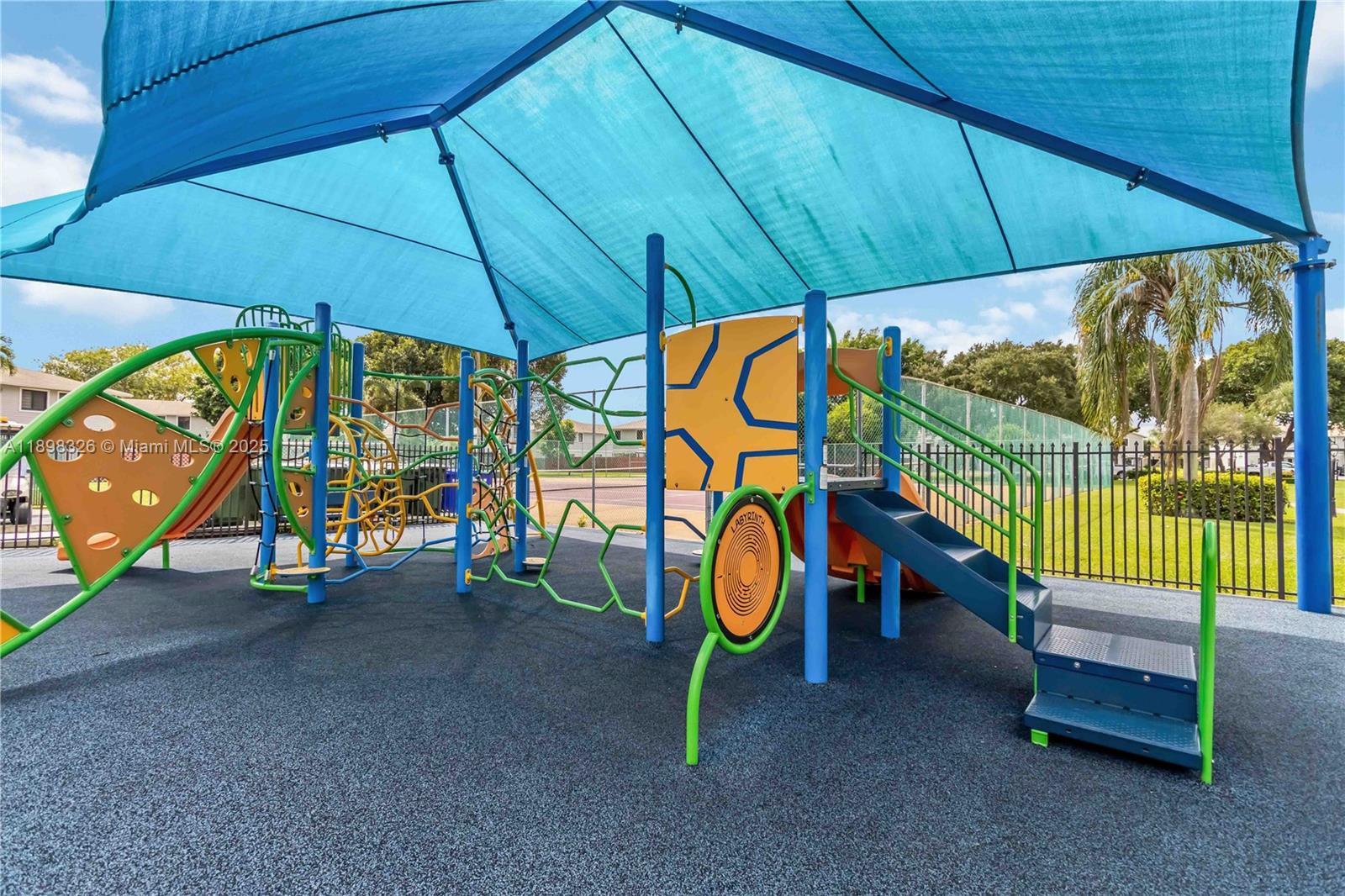 PEMBROKE POINTE SEC ONE - Residential