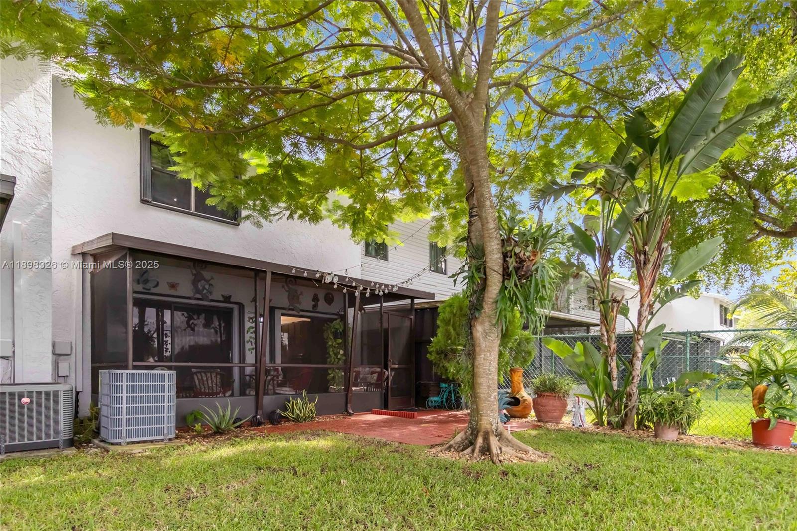 PEMBROKE POINTE SEC ONE - Residential