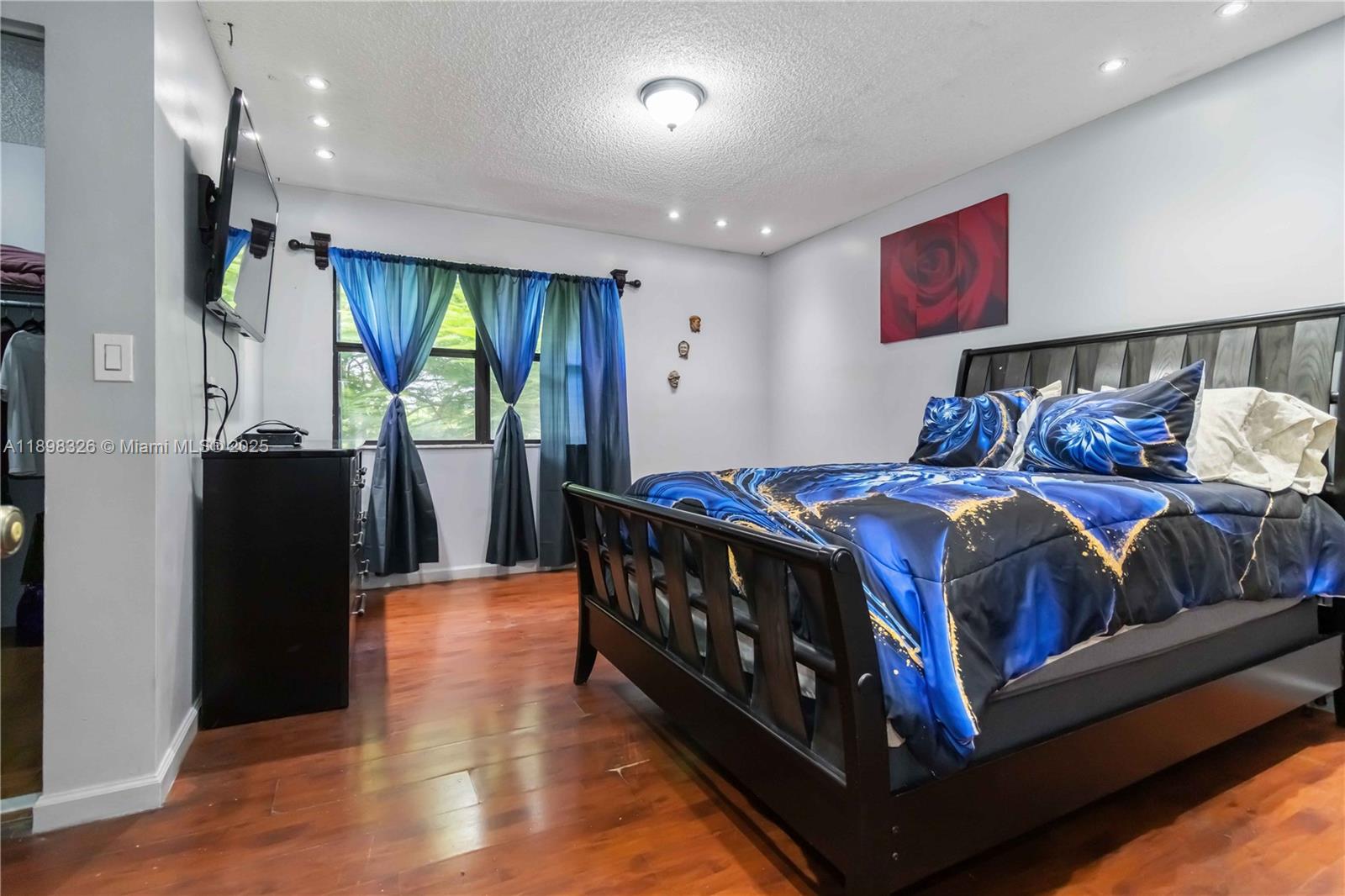 PEMBROKE POINTE SEC ONE - Residential